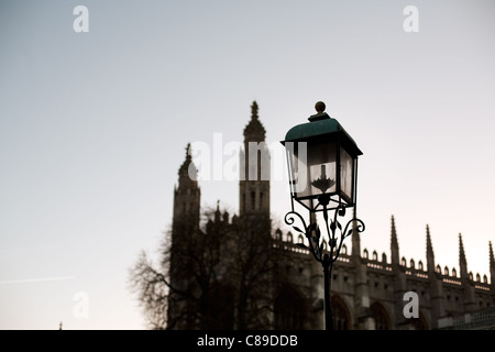 Dekorative Lampe post vor King es College Chapel, Cambridge, UK. Stockfoto