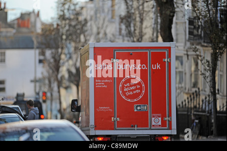 Sainsburys Hauszustellung van fahren entlang der Straße im Stadtzentrum von Brighton für Internet-shopping Stockfoto