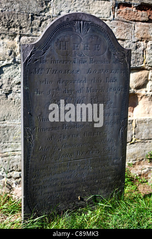 Grabstein auf dem Gelände des St. James Kirche Smisby Stockfoto