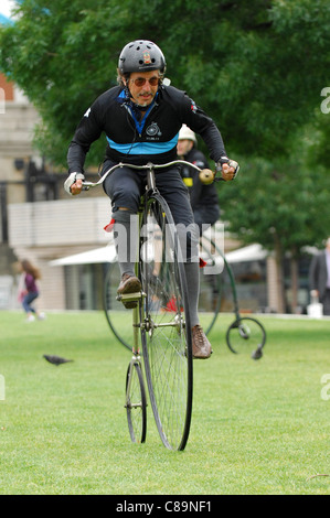 Penny Farthing Fahrer London Stockfoto