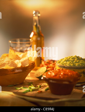 Tacos, Guacamole und Salsa-sauce Stockfoto