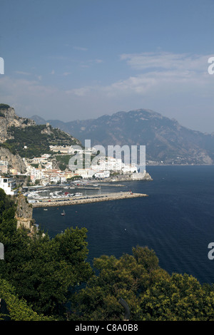 AMALFI TOWN & Hafen AMALFI DRIVE Süditalien 16. September 2011 Stockfoto