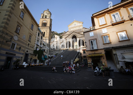 AMALFI Kathedrale Glockenturm & Schritte AMALFI DRIVE Süditalien 16. September 2011 Stockfoto