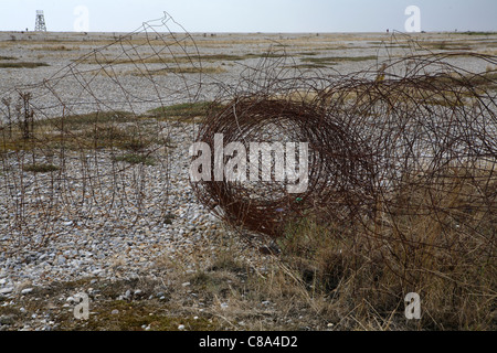 Verlassene Rollen rosten Draht, Orford Ness National Nature Reserve, auf Suffolk Heritage Coast, East Anglia UK Stockfoto