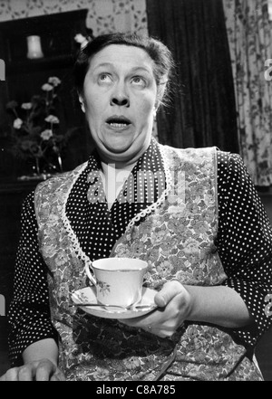 PEGGY MOUNT (1915-2001) Englisch Charakter Schauspielerin auf der Bühne, Film und TV Stockfoto