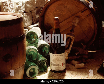 Châteauneuf-du-Pape Keller Stockfoto