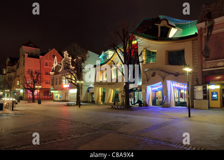 Schiefe Haus an der Hauptstrasse von Monte Cassino in Sopot, Polen. Stockfoto