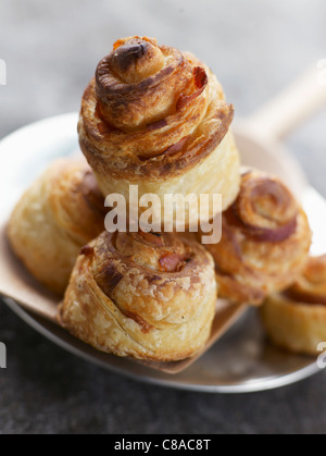 Nonnettes mit Fleur de Sel Meersalz Stockfoto