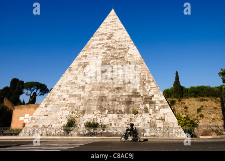 Pyramide des Cestius - Rom, Italien Stockfoto