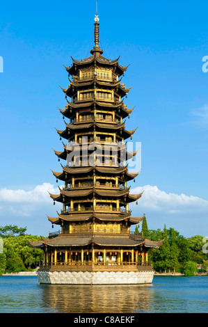 Guilin eines goldenen Twin-Pagoden-Tempel in China Stockfoto