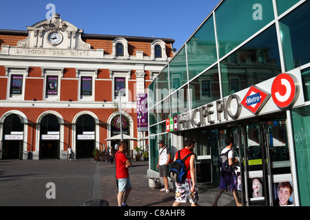 Principe Pio-Bahn und u-Bahn Station und Einkaufszentrum, Madrid, Spanien Stockfoto