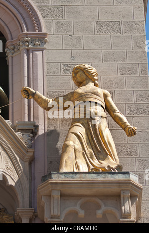 Goldene Statue am Glockenturm, Messina Kathedrale, Piazza Del Duomo, Messina, Sizilien, Italien Stockfoto