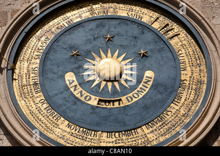 Astronomische Uhr am Uhrturm, Messina Kathedrale, Piazza Del Duomo, Messina, Sizilien, Italien Stockfoto