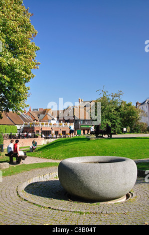 "Ebb and Flow" Skulptur von Peter Randall-Page, Newbury Lock, Newbury, Berkshire, England, Vereinigtes Königreich Stockfoto