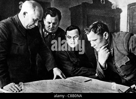 Nikita Khrushchev, Kiricenko, Ciuianov, Yeremenko Hauptsitz in Stalingrad, 1942 Stockfoto