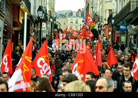 Veranstaltung über die Renten in Frankreich, für die Aufrechterhaltung der Pensionierung im Alter von 60 Jahren. Laval Stadt, Loire, Frankreich. Stockfoto