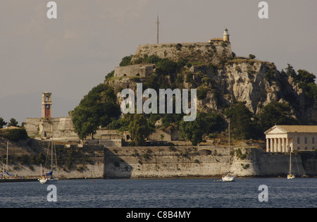 Griechenland. Corfu. Alte Festung, gebaut von den Venezianern im XVI. Jahrhundert auf einer felsigen Landzunge ins Meer ragt. Ionischen Inseln. Stockfoto