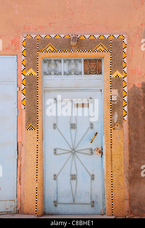 Tür in der Medina, Tiznit, Marokko Stockfoto