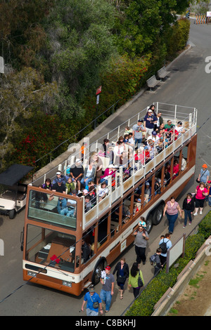 Doppeldecker-Bus Führung durch den Zoo von San Diego befindet sich im Balboa Park, Kalifornien, USA. Stockfoto