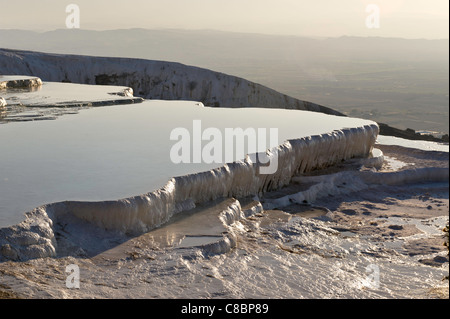 Detail aus der Travertine von Pamukkale, Denizli, Türkei. Stockfoto