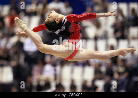 Yu Minobe (JPN) führt während der FIG World künstlerische Gymnastik Meisterschaften Tokio 2011. Stockfoto