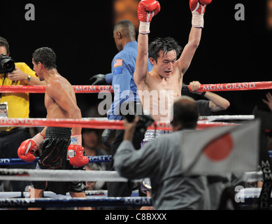 Toshiaki Nishioka Japan kämpft während der WBC super Bantamgewicht Titelkampf im MGM Grand. Stockfoto
