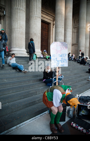 Anti-Globalismus-Protest-Camp in St. Pauls Kathedrale in London am 19. Oktober 2011 Stockfoto