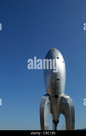 Rakete zum Mond Rocketship mars classic Vintage Ray Gun Buck Rogers ufo Alien Männer vom Aliens mars Raum kosmische Aluminium Stockfoto