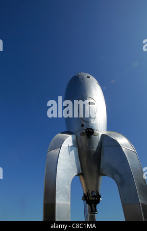 Rakete zum Mond Rocketship Mars classic Vintage Ray Gun buck Rogers ufo Alien aliens Männer vom Mars Raum kosmische Aluminium Skulptur Stockfoto