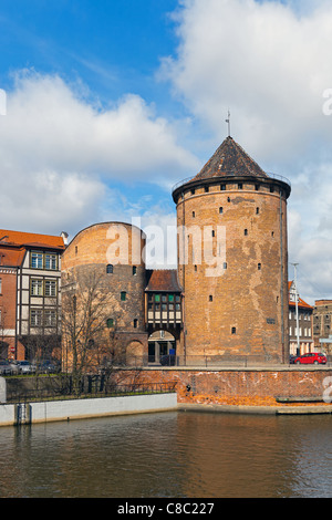 Stagiewna Tor auf der Speicherinsel - gotischer Wehrturm aus dem 16. Jahrhundert. Danzig, Polen. Stockfoto