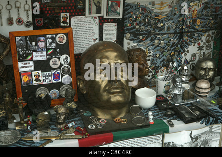 Faschistischen Souvenirs in einem Souvenirladen in Predappio, Italien. Stockfoto