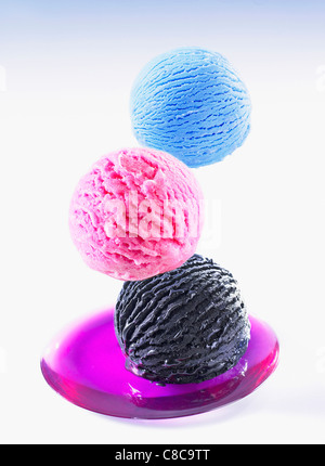 Drei Kugeln verschiedene aromatisierte Eis Stockfoto