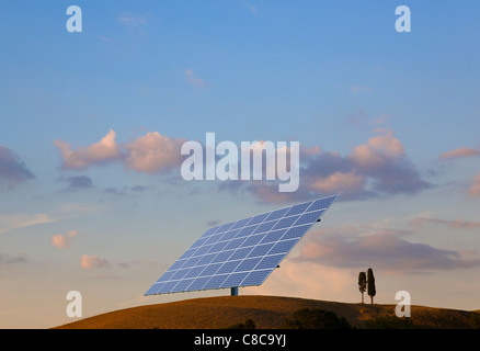 Solar-Panel auf Hügel Stockfoto