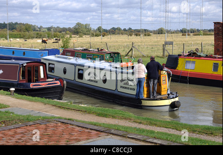 Der Oxford Canal bei Hillmorton sperrt, Rugby, Warwickshire, England, UK Stockfoto