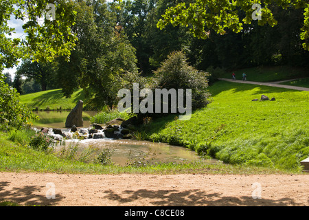 Park Muzakowski (Fürst Puckler Park) - ein UNESCO-Weltkulturerbe. Bad Muskau, Deutschland / Polen. Stockfoto