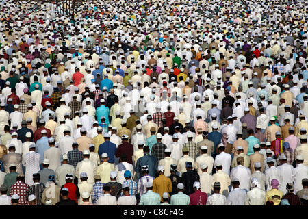 Muslimischen Gläubigen bieten Eid-Ul-Fitr Gebete bei Jama Masjid (Grand Freitags-Moschee) in Delhi. Indien Stockfoto