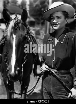 ANNE BAXTER RAUCHIG (1946) Stockfoto