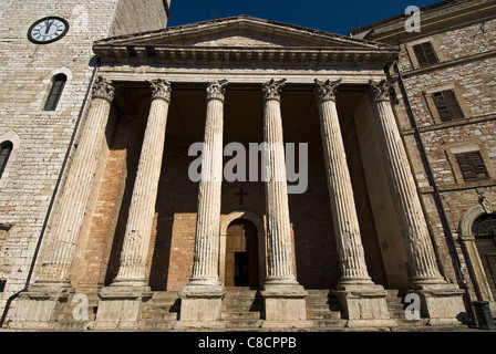 Minerva-Tempel, Piazza del Comune, Assisi, Perugia, Umbrien, Italien Stockfoto