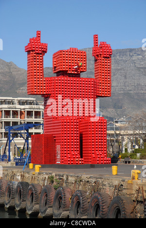 Abbildung eines Mannes, Aus leeren Coca-Cola Kisten, V&A Waterfront, Cape Town, Western Cape, Südafrika Stockfoto