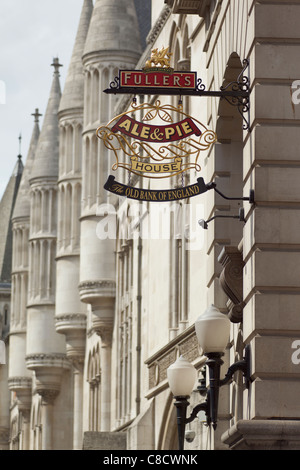 London Pub Schild; Ale & Pie Haus, die alte Bank of England Stockfoto