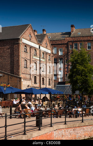 Großbritannien, Nottinghamshire, Nottingham, Schloss Wharf, Waterfront Bar und Restaurant in Canalside Gebäuden Stockfoto