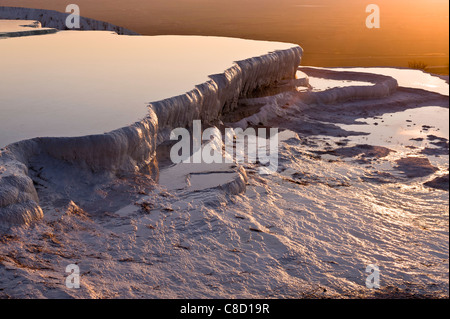 Detail aus der Travertine von Pamukkale, Denizli, Türkei. Stockfoto