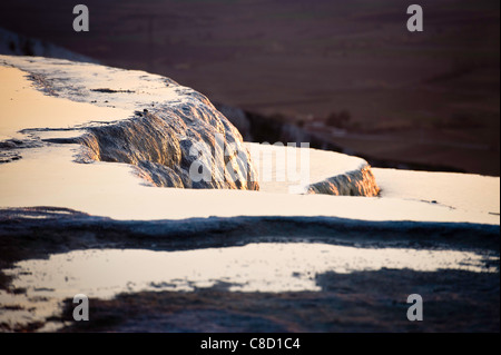 Detail aus der Travertine von Pamukkale, Denizli, Türkei. Stockfoto