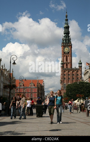 Mittelalterliche Rathaus am langen Markt (Dlugi Targ) in Danzig, Polen. Stockfoto