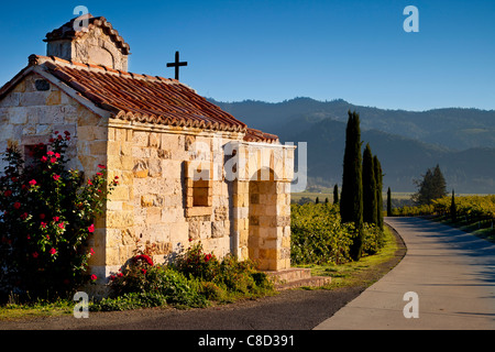 Gebetskapelle im Weingut Castello di Amorosa im Napa Valley, Kalifornien, USA Stockfoto