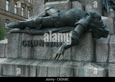 Die Statue des Toten Kriegers vom Grunwald-Denkmal in Krakau, Polen. Stockfoto