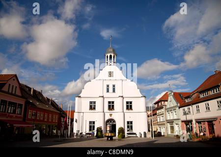 Altes Rathaus und Markt Platz Wolgast, Mecklenburg-Vorpommern, Deutschland Stockfoto