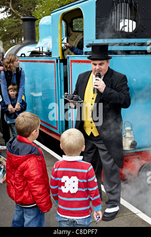 Thomas The Tank Engine und Sir Topham Hatt Cheltenham, Bahnhof Gloucestershire, England, Großbritannien Stockfoto