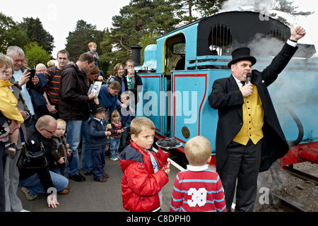 Thomas The Tank Engine und Sir Topham Hatt Cheltenham, Bahnhof Gloucestershire, England, Großbritannien Stockfoto