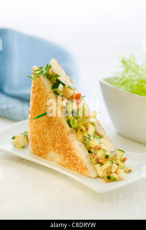 Speck, Ei und Zucchini Mini-sandwich Stockfoto